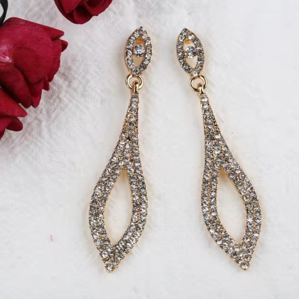 New Beautiful D’Bello Earrings, $5.00
